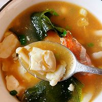 #给年味整点鲜的#鲜虾豆腐味增汤，健康味增一下！的做法图解4