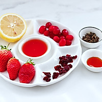 #轻饮蔓生活#蔓越莓草莓花茶饮的做法图解1