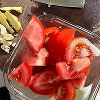 番茄牛腩炖土豆的做法图解2