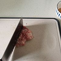 黄鱼蒸肉的做法图解1