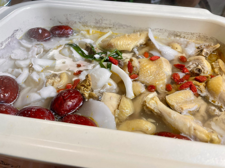 汤比肉好吃的｜椰子鸡火锅的做法