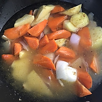 土豆胡萝卜焖牛肉的做法图解3
