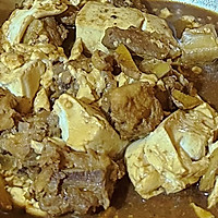 豆腐焖排骨的做法图解1