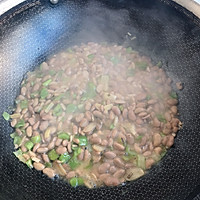 炒臭干酱豆子的做法图解4