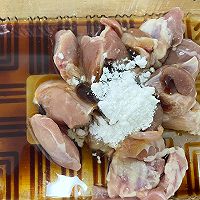 #葱伴侣豆瓣酱能蘸善炒#火烧云油焖鸡的做法图解1
