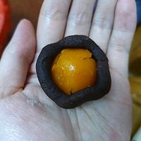 蛋黄豆沙小月饼的做法图解8
