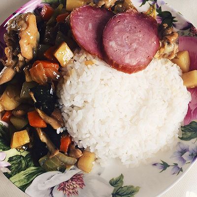 咖喱鸡肉饭（By新浪微博@艺格）