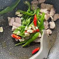 五花肉炒藕的做法图解3