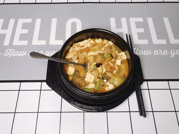 韩式泡菜牛肉豆腐锅的做法