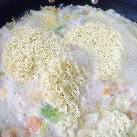 简单美味营养鸡蛋面     的做法图解9