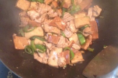 辣炒豆干肉片