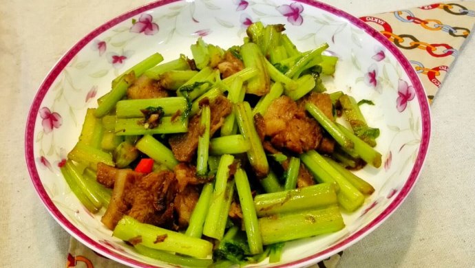 西芹炒回锅肉
