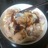 红枣蒸鸡的做法图解1