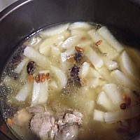 猪骨炖白萝卜红枣枸杞汤电压力锅的做法图解3