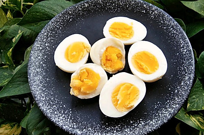 嫩嫩的煮鸡蛋