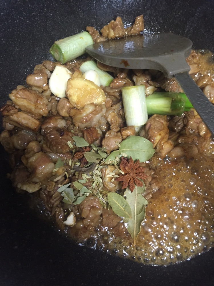 鹌鹑蛋烧牛腩的做法图解7
