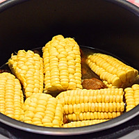 腔骨炖玉米的做法图解6