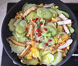 黄瓜豆干炒鸡蛋的做法