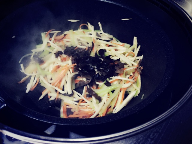 素炒茭白#金龙鱼外婆乡小榨菜籽油#的做法图解5