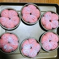 樱花火龙果软欧面包的做法图解10