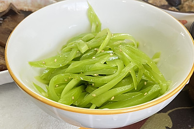 凉拌莴笋丝