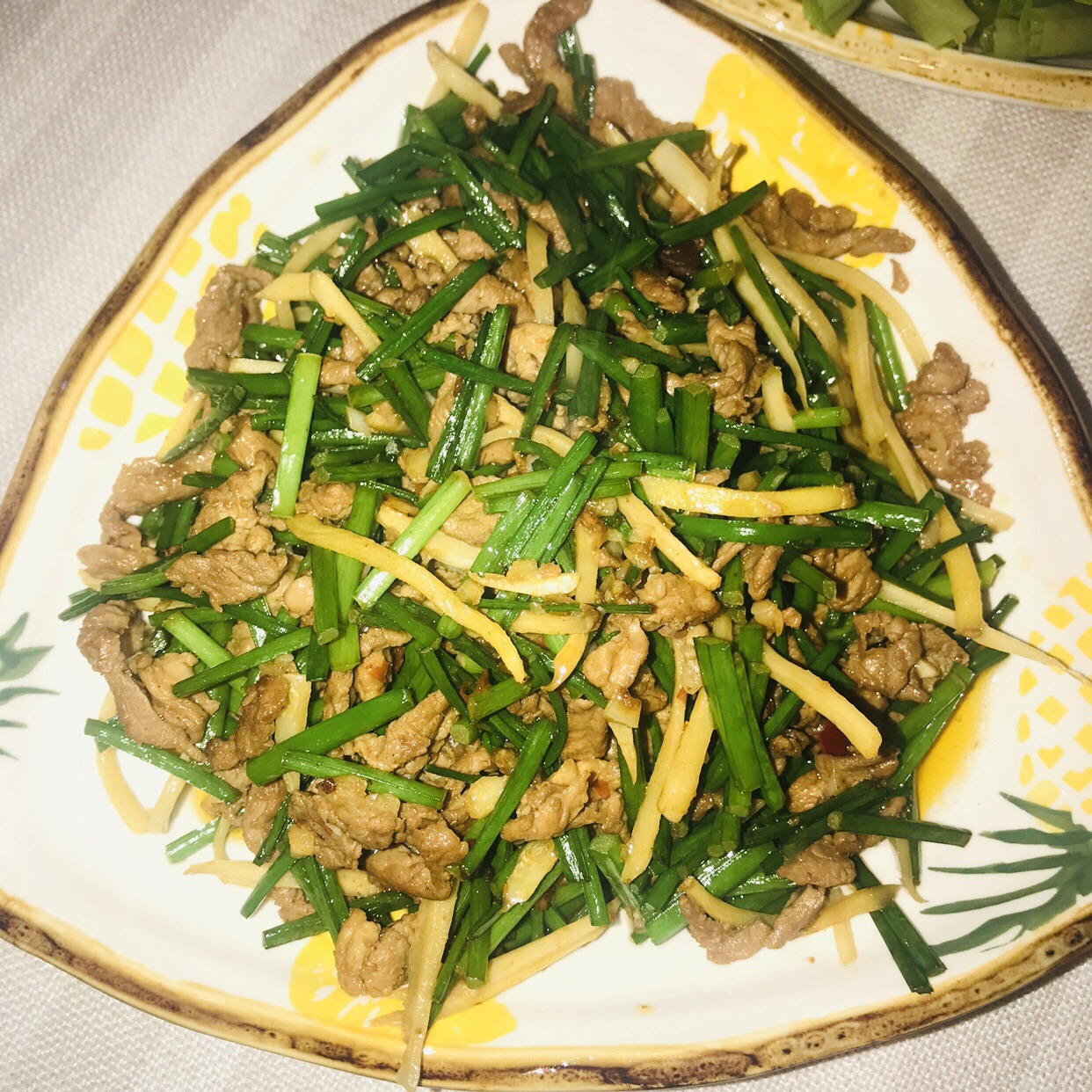 肉丝炒韭菜苔怎么做_肉丝炒韭菜苔的做法_张小厨厨房_豆果美食