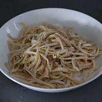 #珍选捞汁 健康轻食季#捞汁青瓜手撕鸡的做法图解2
