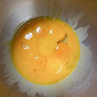 解放双手的蛋黄溶豆的做法图解2