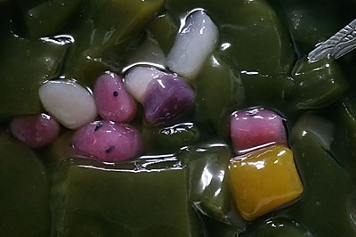 清热解毒的凉草籺芋圆糖水