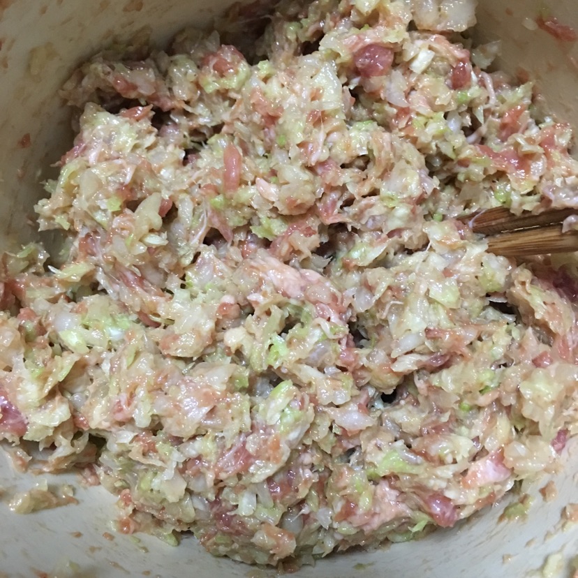 白菜肉馅儿饺子的做法图解4