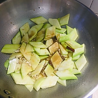 你有没有想过做【醋溜西葫芦】使用碗汁的做法图解6