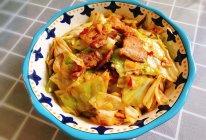 五花肉炒包菜的做法
