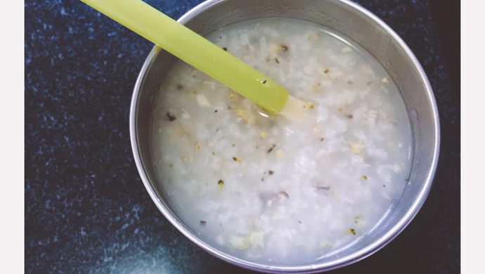 豆丁酱的午餐--美味的香菇鸡肉粥