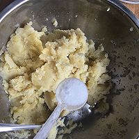 炸土豆丸子的做法图解4