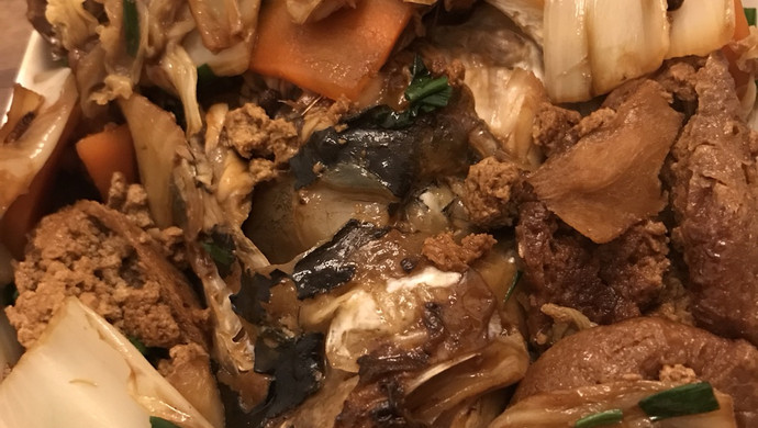 鲜蔬豆腐炖鱼头