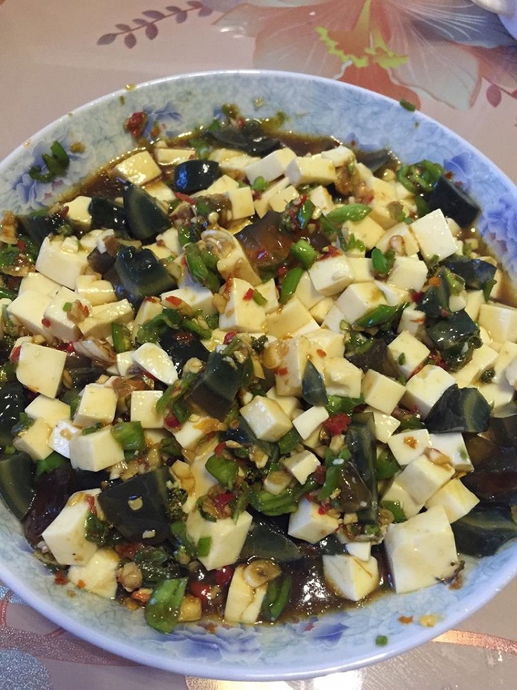 皮蛋豆腐的做法