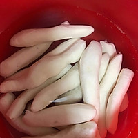 鸽子蛋姜薯薏米甜汤的做法图解2