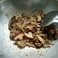 配米饭面条和粥快手小炒菜之一鲜香菇榨菜炒肉丝的做法图解8