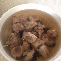 黑蒜炖排骨汤的做法图解4