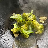 #东古滋味 幸福百味#西兰花炒虾仁，健康减脂，好吃不胖的做法图解13