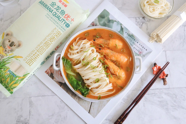 酸甜瘦身番茄鲜虾小面