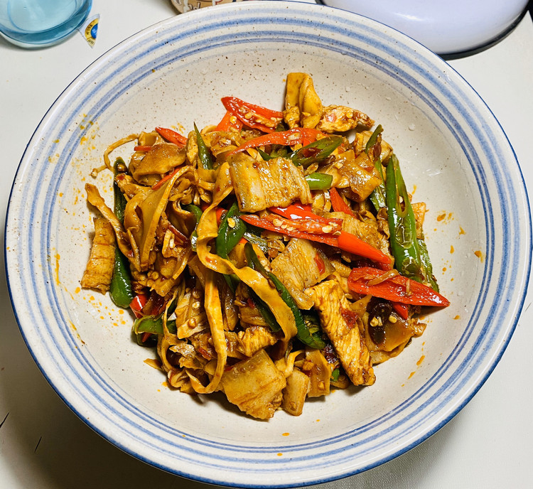 香笋炒肉的做法