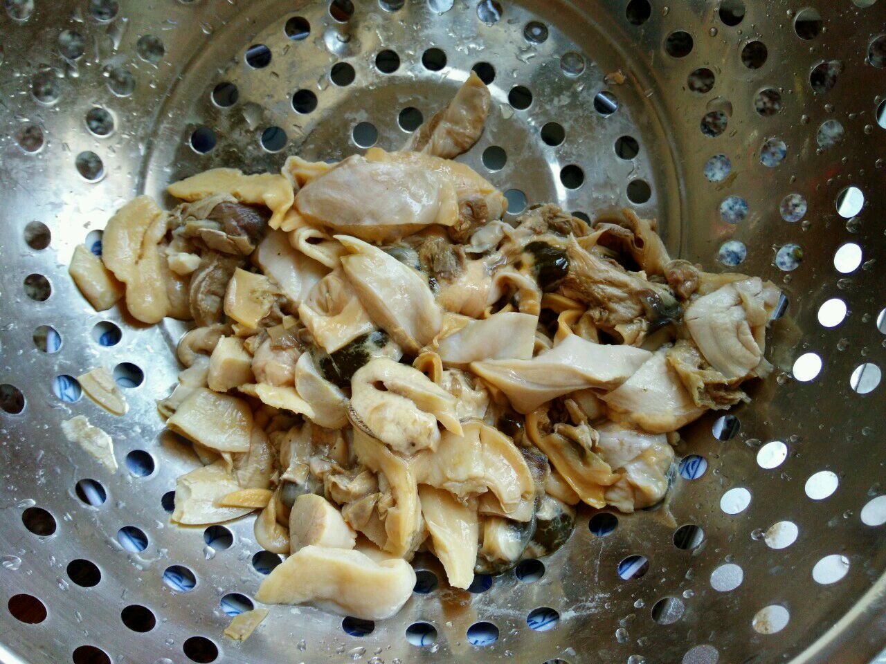 河蚌咸肉——泰州人爱吃河蚌，以清淡鲜美口味叫绝，摘洗处理是关键，大厨来了_哔哩哔哩_bilibili