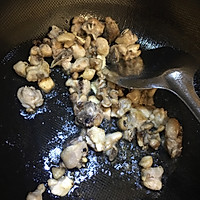 干煸鸡肉的做法图解3