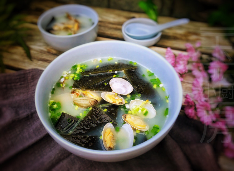 蛤蜊海鲜汤的做法