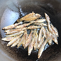 香酥兰刀鱼的做法图解5