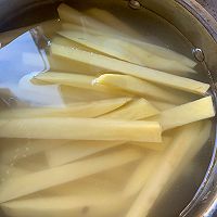 炸薯条的做法图解1