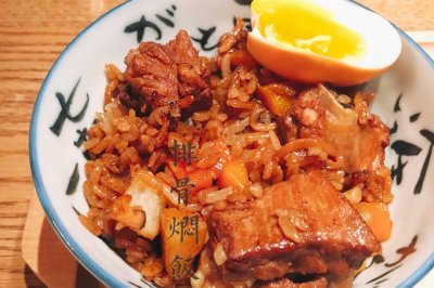 排骨焖饭