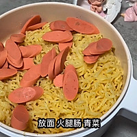 #巨下饭的家常菜#网红炒方便面的做法图解7