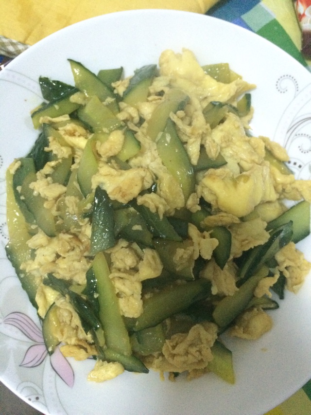 黄瓜炒鸡蛋